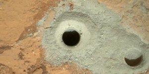 Curiosity : le robot récupère un échantillon de roche martienne