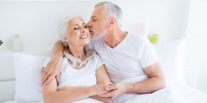 Le sexe chez les plus de 50 ans : "L'objectif n'est plus l'érection, mais le bonheur"