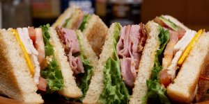 Départ en vacances : 5 recettes de sandwichs à emmener sur la route