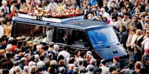 Ces stars françaises qui ont eu le droit à des obsèques populaires