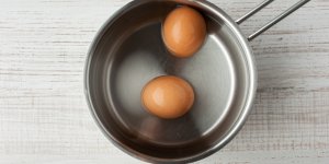 Comment réutiliser l'eau de cuisson des œufs ? 