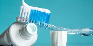 Hygiène : ces 8 erreurs que vous faites en vous brossant les dents 