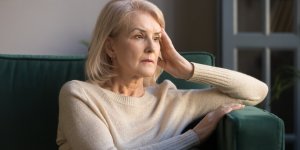 Solitude après 50 ans : 6 conseils d'une psychologue pour en sortir