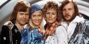 ABBA signe un nouvel album : retour sur leur incroyable évolution physique