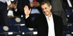 Sarkozy en vestiaires, boulette d'Edouard Philippe… : comment les politiques ont fêté la victoire ?