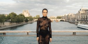 Fashion Week de Paris : Rita Ora fait sensation dans une robe très transparente