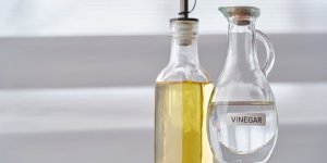 Vinaigre blanc : 6 astuces pratiques en cuisine 