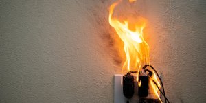 Incendie électrique : les 7 appareils les plus à risque chez vous 