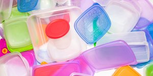 Les 5 signes qui vous montrent qu’il est temps de changer votre boîte en plastique