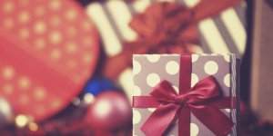 En images : le Top 10 des cadeaux de Noël offerts par les hommes infidèles à leurs maîtresses