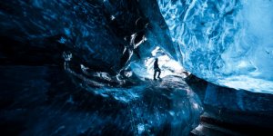 Images incroyables d’un glacier islandais vu de l’intérieur 