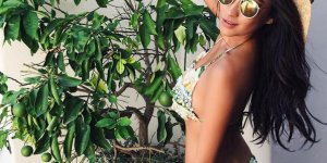 Terriblement sexy en bikini, Shay Mitchell prolonge l'été