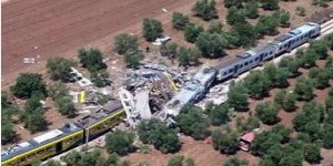 EN IMAGES L’impressionnante collision entre deux trains en Italie