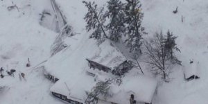 EN IMAGES Italie : une avalanche ensevelit un hôtel et fait de nombreux morts