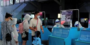 Chine : une partie des 80 000 touristes coincés sur l'île de Hainan sont autorisés à partir, à condition de présenter deux tests négatifs