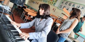 Guerre en Ukraine : après les bombes, l'école de musique de Borodyanka rouvre, "plus précieuse qu'avant"