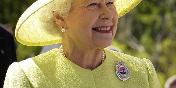 La Reine Elizabeth II : un dopant pour le moral de l'Elysée ?