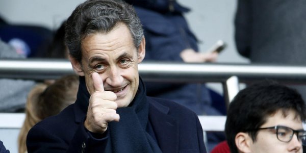 Nicolas Sarkozy dans un avion… en classe économique ? 