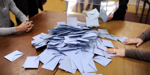 Présidentielle 2017 : dans une région, les bulletins de vote seront largués par avion !