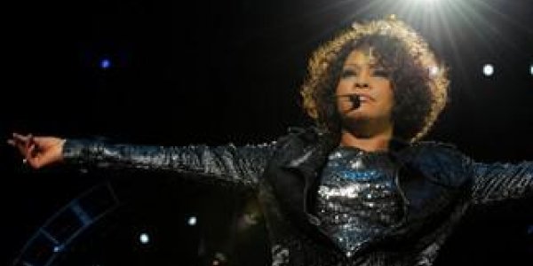 Mort de Whitney Houston : quelles sont les théories ?