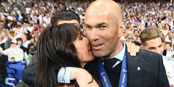 Qui est la superbe femme de Zinedine Zidane ?