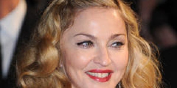 Madonna apporte son vin et ses verres au resto