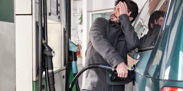Explosion des prix de l'essence : une nouvelle prime carburant bientôt versée ? 