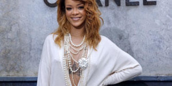 Rihanna charmante égérie au défilé Chanel
