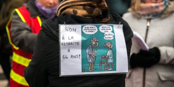 Réformes des retraites : 10 slogans et pancartes insolites de manifestants