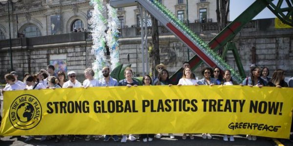 Traité contre la pollution plastique : le début des négociations bloqué par un bras de fer politique