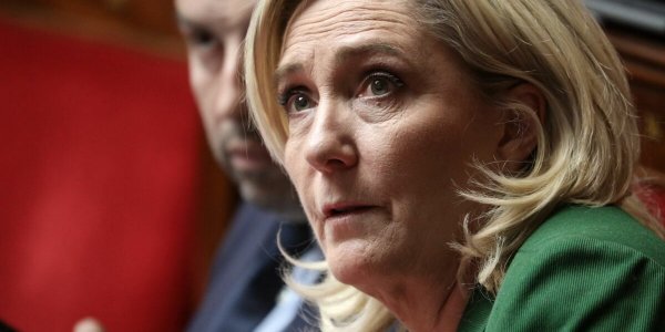 “Infâme et indigne” : Marine Le Pen tire à boulets rouges sur Élisabeth Borne