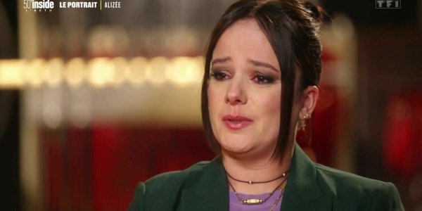 Alizée en larmes face à Nikos : la chanteuse très émue en évoquant sa fille dans 50' Inside