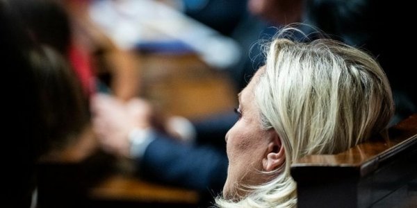 Parti "héritier de Pétain" : quand le gouvernement ressort les grands classiques contre le RN de Le Pen 