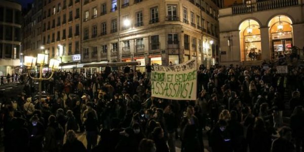 Lyon : l'IGPN saisie après la diffusion d'une vidéo d'une altercation entre un policier et un manifestant dénudé