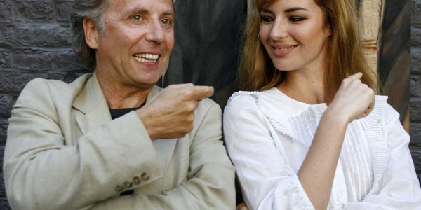 "C'était très bizarre" : Louise Bourgoin fait d'étonnantes confidences sur sa première scène intime avec Fabrice Luchini