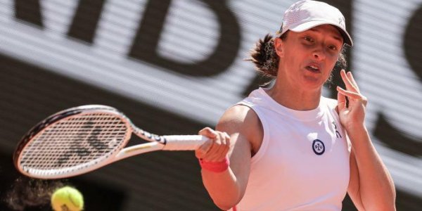 Roland-Garros 2023 : sans pitié, Iga Swiatek humilie Xinyu Wang et file en huitièmes