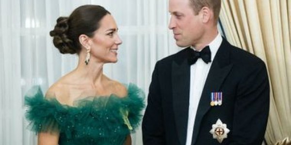 Elisabeth II rend hommage au prince Philip un an après sa mort