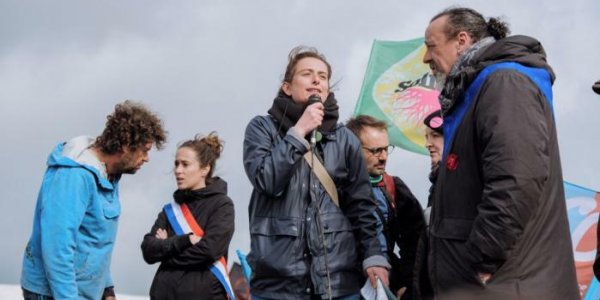"Méga-bassines" : un syndicat agricole perturbe un déplacement de l'écologiste Marine Tondelier en Lot-et-Garonne