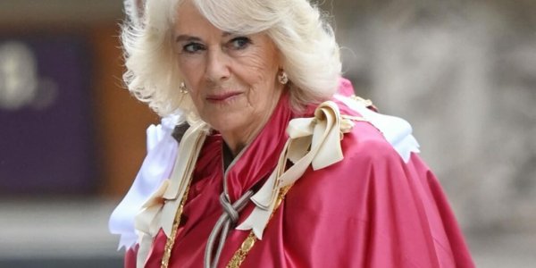 « Sa Majesté n’achètera pas de nouveaux vêtements en… », cette décision historique de la reine Camilla, épouse de Charles III