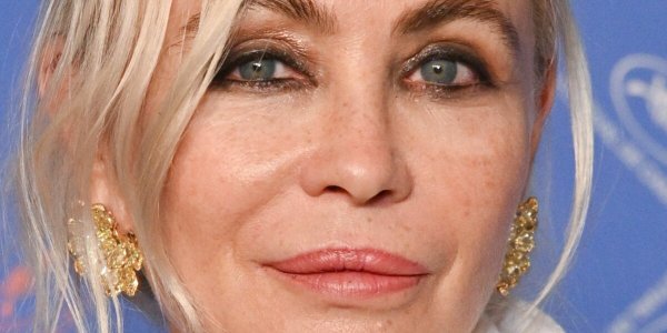 Emmanuelle Béart : sans maquillage à 59 ans, elle nous rappelle la Manon des sources d'il y a presque 40 ans
