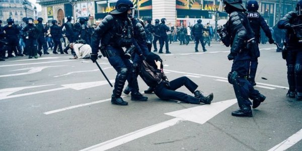 Black blocs, gardes à vue massives, Brav-M : réforme des retraites… et malaise dans la police