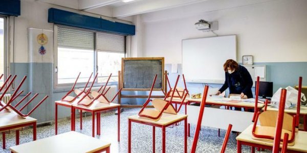 "Ce serait de la folie" : en Italie, le gouvernement envisage de payer les enseignants en fonction du coût de la vie dans leur région