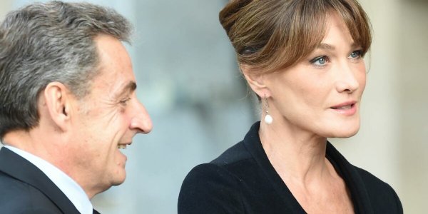 Carla Bruni : sa triste réaction en apprenant le décès du père de Nicolas Sarkozy