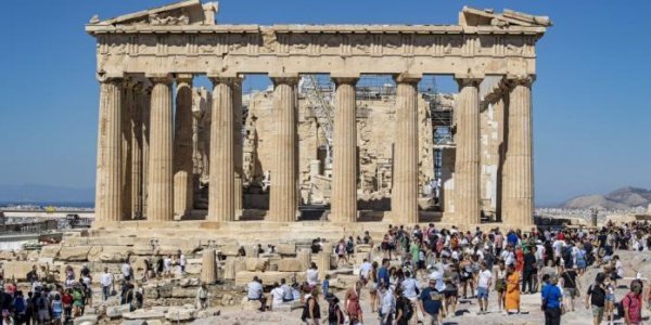 Athènes et Londres discutent secrètement du retour des frises du Parthénon, selon un journal grec