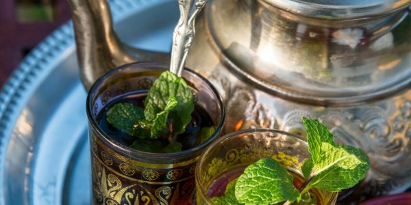 Thé à la menthe marocain : nos astuces et conseils pour le réaliser