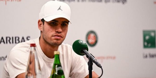 Roland-Garros 2023 : "Mes crampes sont le résultat de beaucoup de tension et d’intensité", explique Carlos Alcaraz après sa défaite en demi-finales