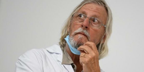 Covid-19 : une dizaine de sociétés savantes accusent Didier Raoult d'avoir mené un "essai clinique sauvage géant" avec l'hydroxychloroquine