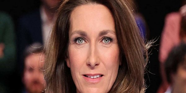 Anne-Claire Coudray : ce qu’elle a fait en plein JT de TF1 a de quoi chambouler Nathalie Marquay-Pernaut !