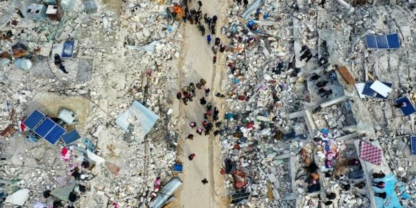 Aide humanitaire en Turquie et Syrie : "Les États sont des monstres froids qui calculent leurs intérêts"