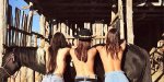 Magdanela et ses amies topless au Texas